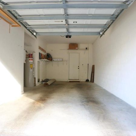 Nomad Retreat King Bed Boutique Condo W Garage Gainesville Bagian luar foto