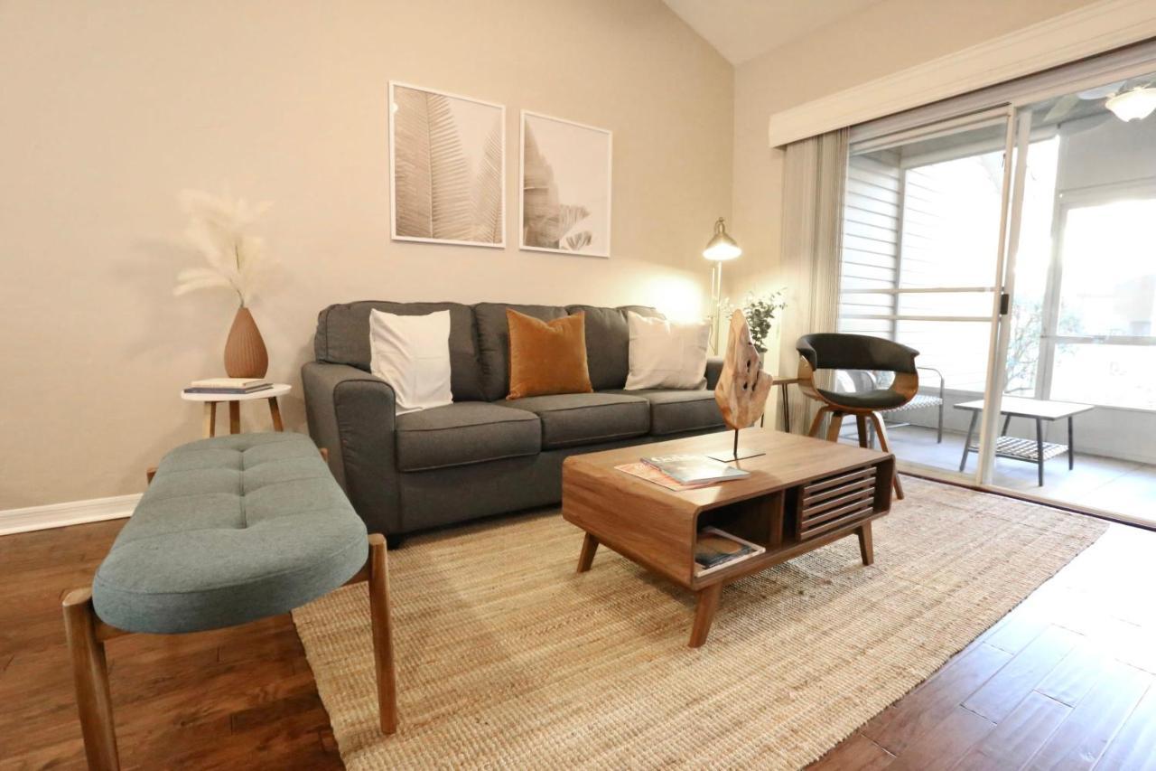 Nomad Retreat King Bed Boutique Condo W Garage Gainesville Bagian luar foto