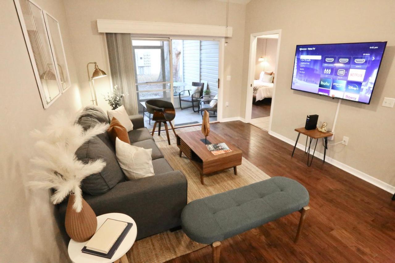 Nomad Retreat King Bed Boutique Condo W Garage Gainesville Bagian luar foto